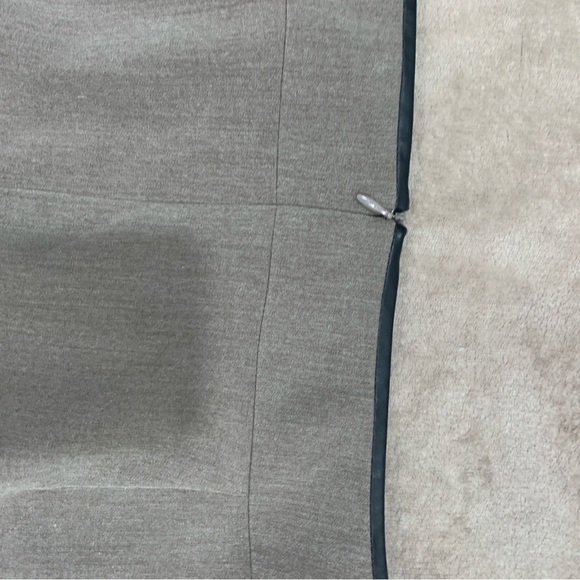 Alia Classic Pencil Skirt - Picture 5 of 6